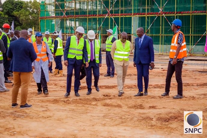 Visite du Chantier de la Tour SNPC : Le Directeur Général Salue l’Avancée des Travaux