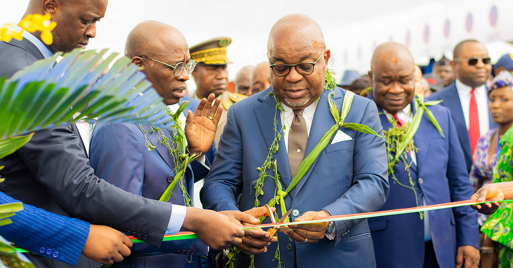 Cérémonie de remise officielle du complexe scolaire « JEAN BAPTISTE TATI LOUTARD » de Tchiminzi