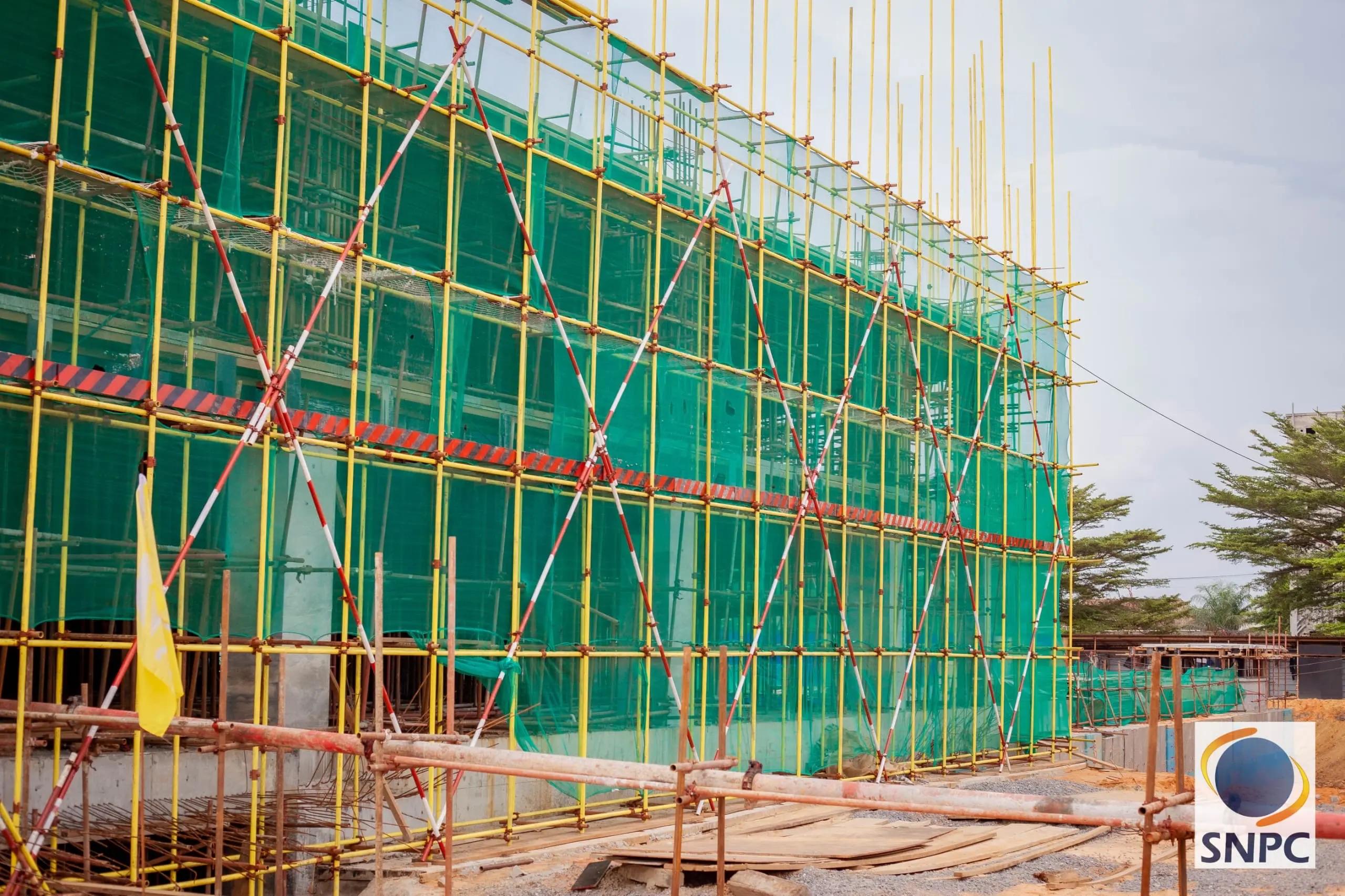 Visite du Chantier de la Tour SNPC : Le Directeur Général Salue l’Avancée des Travaux