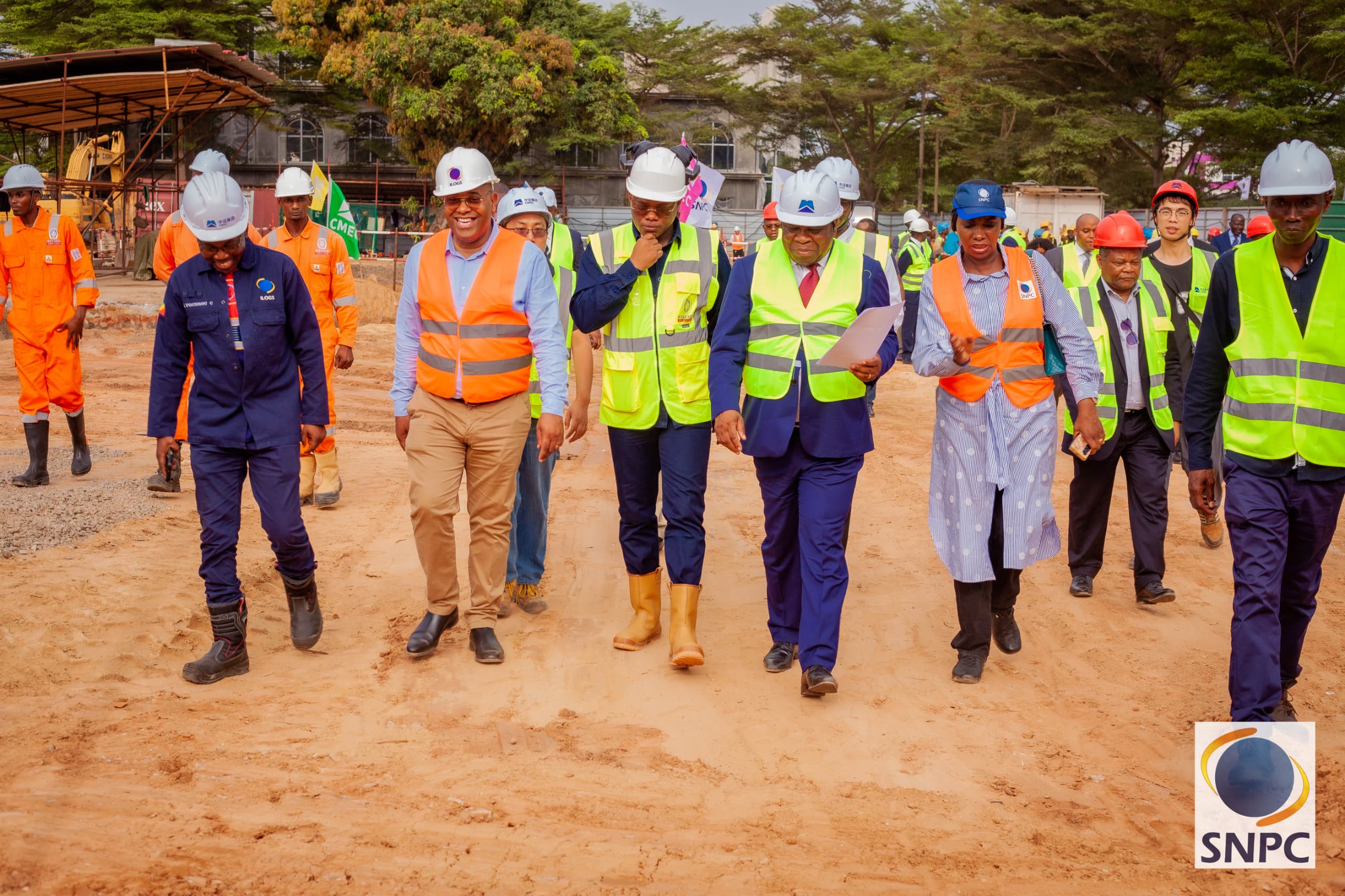 Visite du Chantier de la Tour SNPC : Le Directeur Général Salue l’Avancée des Travaux